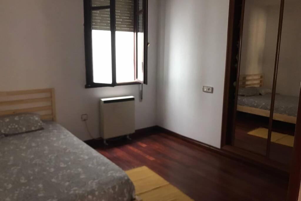 Apartamento En Pleno Centro Catedral 1D Oviedo Kültér fotó
