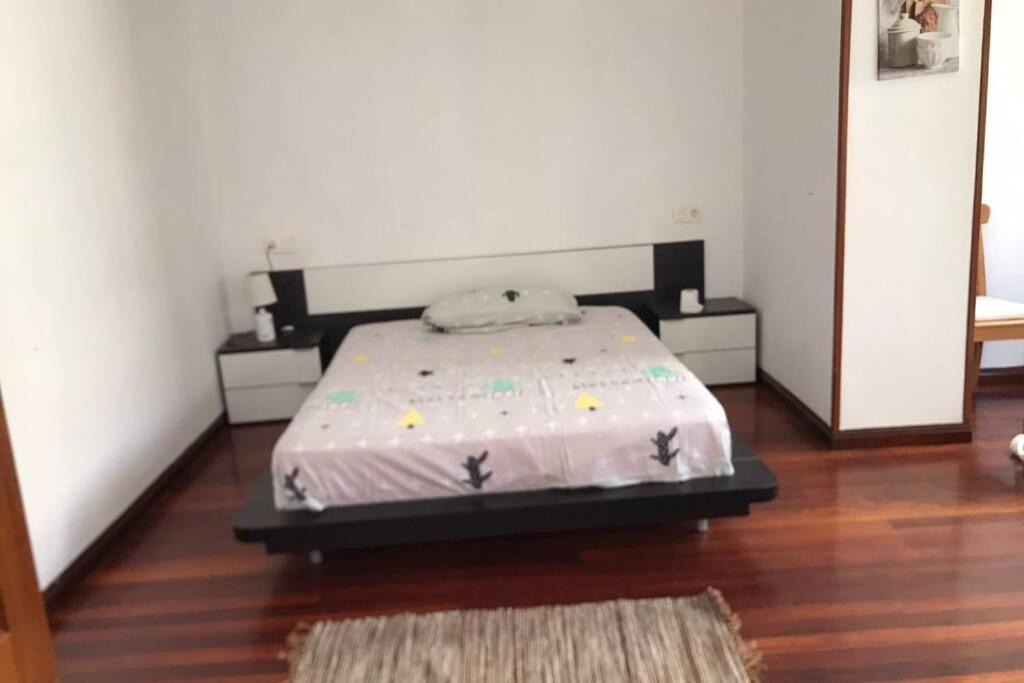 Apartamento En Pleno Centro Catedral 1D Oviedo Kültér fotó